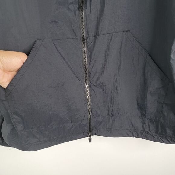 Fabletics Black Windbreaker Oversized Reflective Trim Puffer Size Medium - Picture 10 of 15